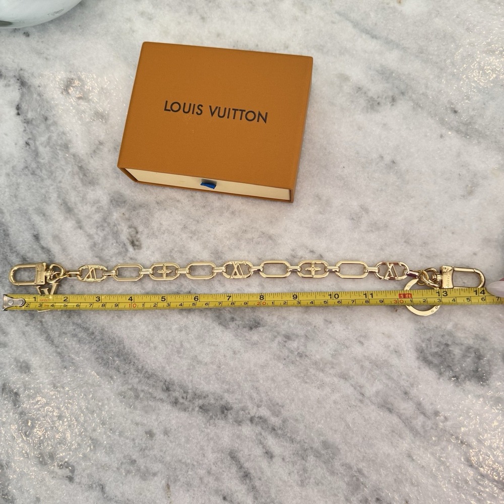 LOUIS VUITTON Chain Links Bag Charm Key 14" Gold Monogram w/ Box & Dust Bag - Picture 8 of 9